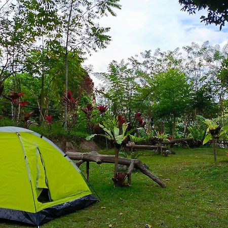 Tapian Asri Camp Hotel บูกิตติงกี ภายนอก รูปภาพ