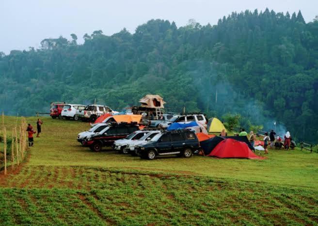Tapian Asri Camp Hotel บูกิตติงกี ภายนอก รูปภาพ